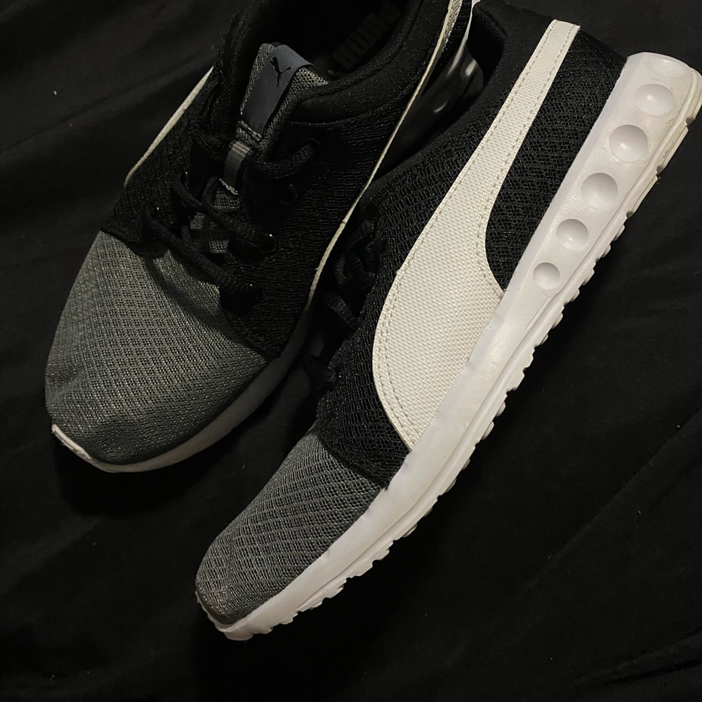 Puma shoes - Picture 2 of 4
